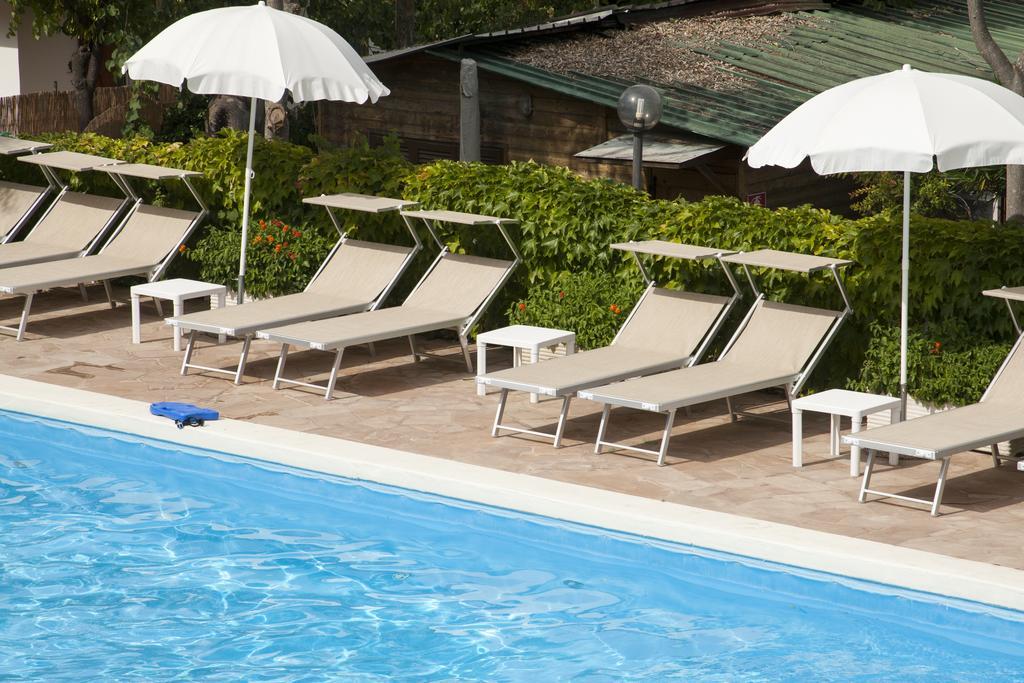 Il Frantoio Camping ซานบาร์โตโลเมโอ อัล มาเร ภายนอก รูปภาพ